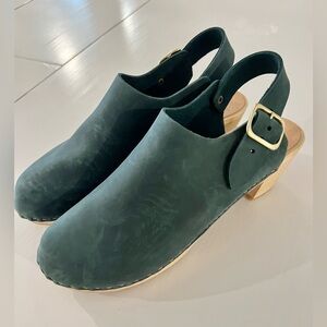 BRYR Daphne Block Heel Clog